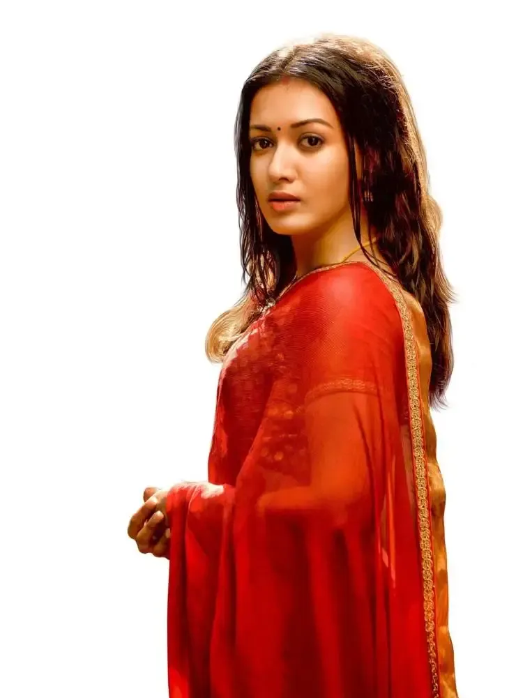 INDIAN ACTRESS CATHERINE TRESA HD IMAGES IN RED SAREE